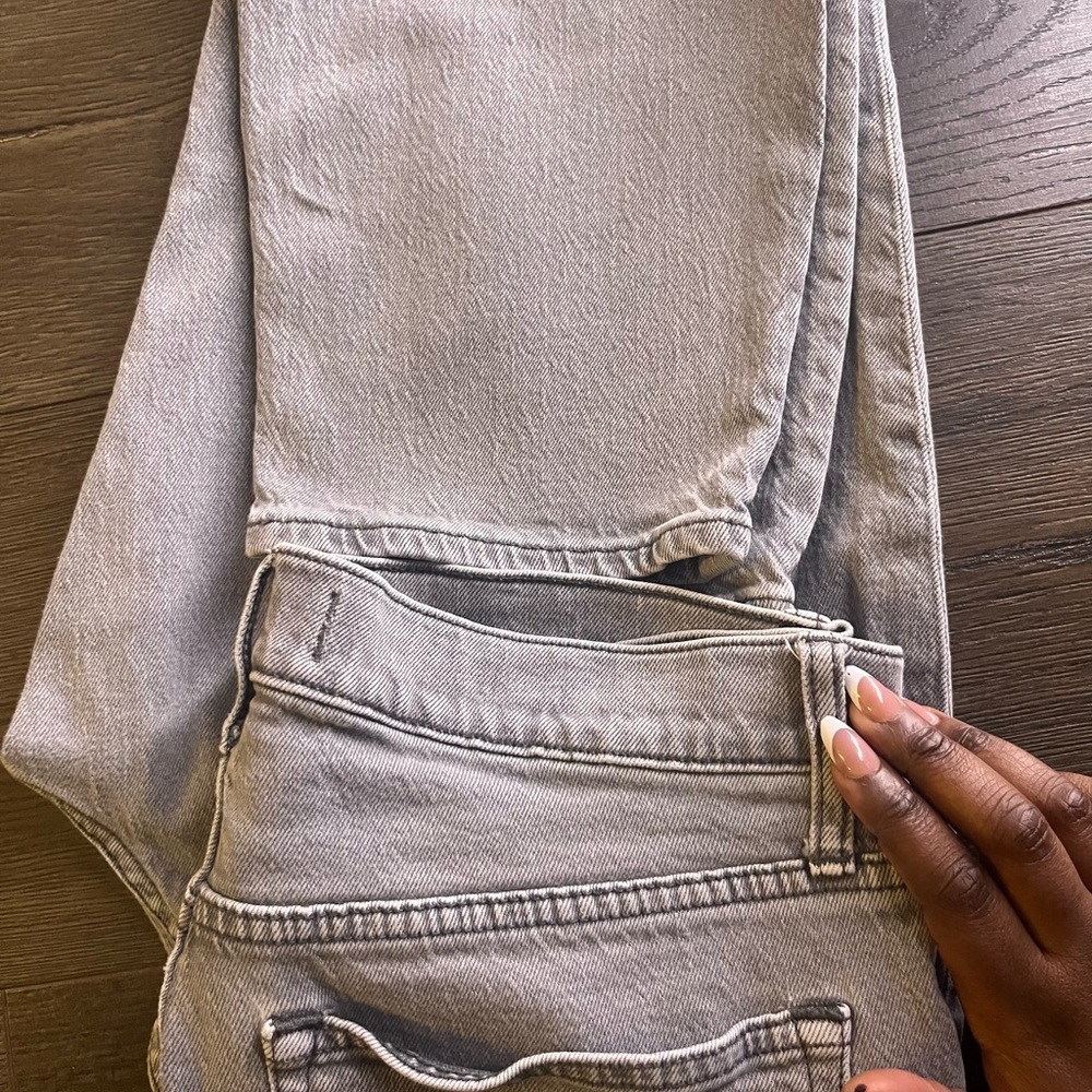 Abercrombie The Mom High Rise Jeans Sz 30 Short Gray - Picture 5 of 5